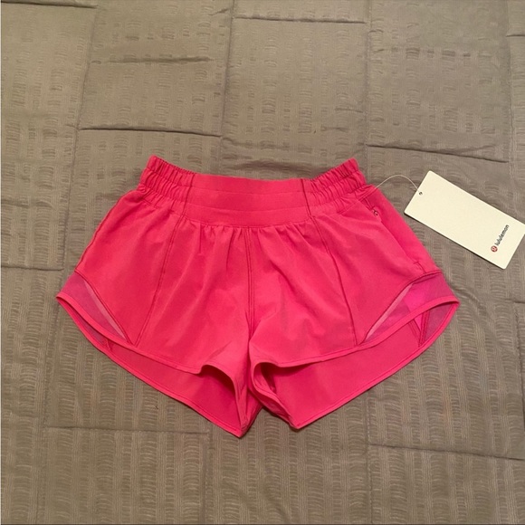Lululemon Hotty Hot High Rise Lined Short 2.5” - Picture 2 of 7